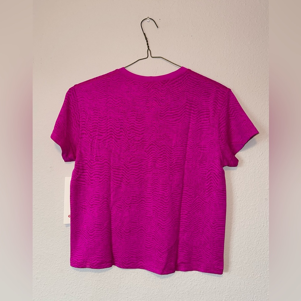 Lululemon Tee - Picture 3 of 4